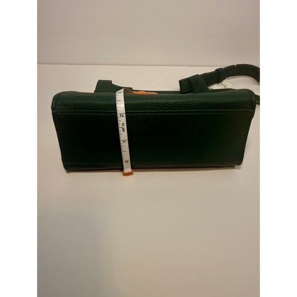 🎄 NWT Green Vegan Leather Crossbody Bag Adjustable Strap Compact Purse Gold - Picture 6 of 6